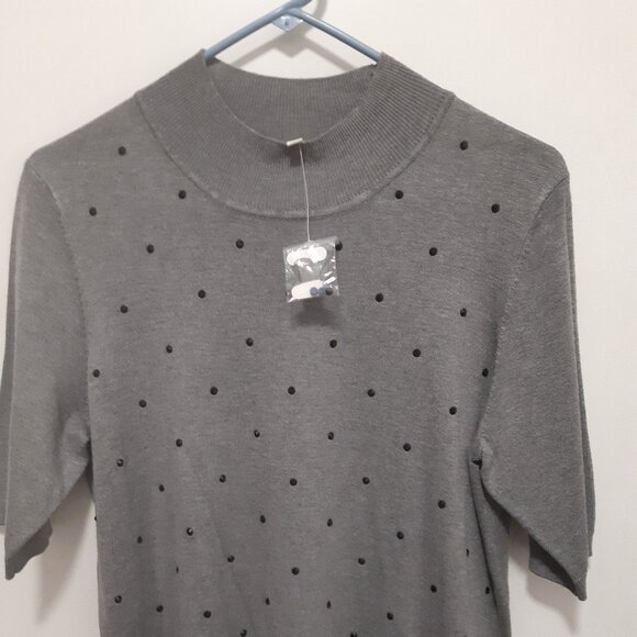 New Laura Petites Super Soft Gray Sweater with black beads Size M/L - Picture 12 of 12